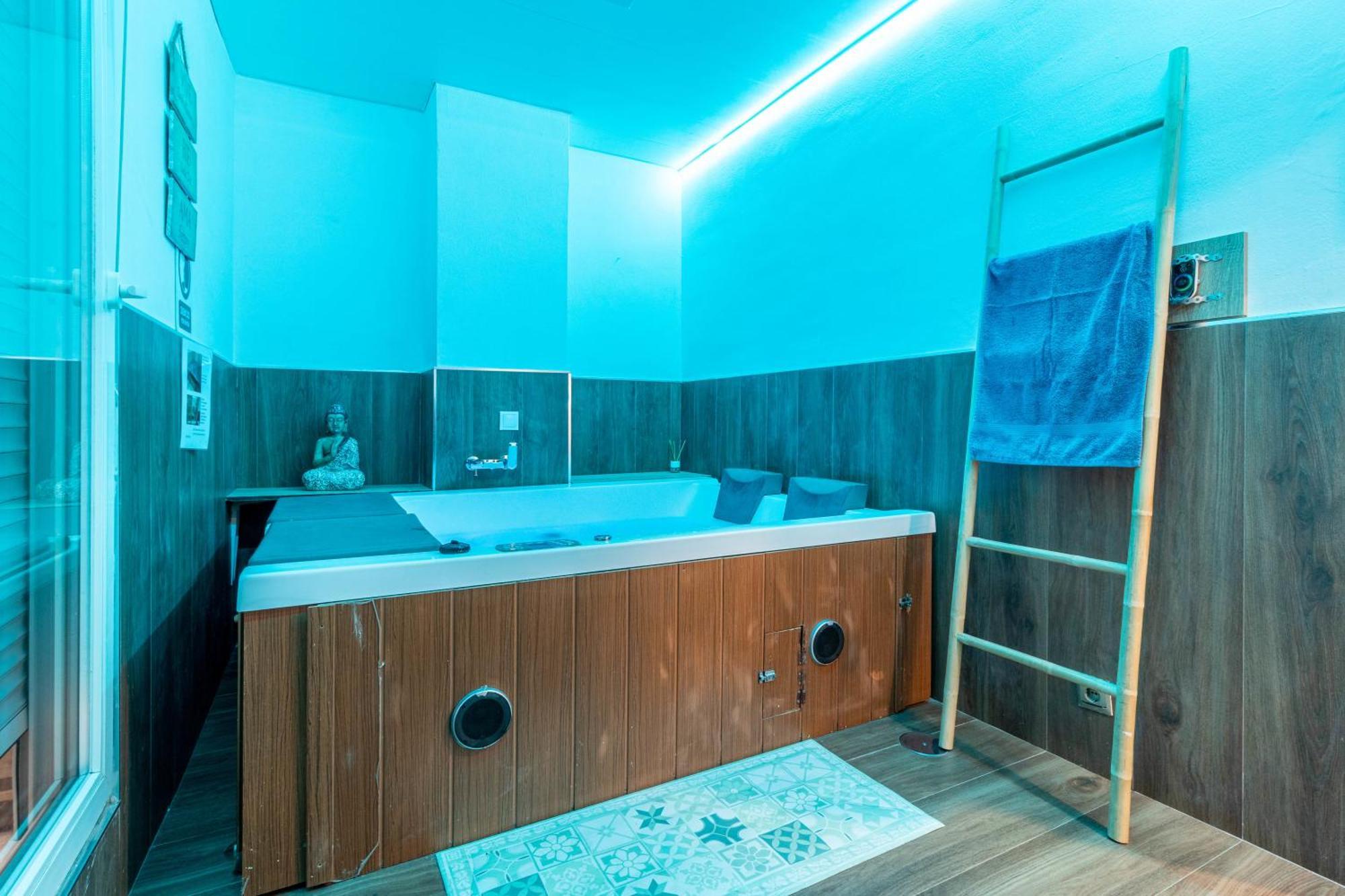 Lujo A Tu Alcance Con Spa Y Garaje Pleno Centro ウエルバ エクステリア 写真